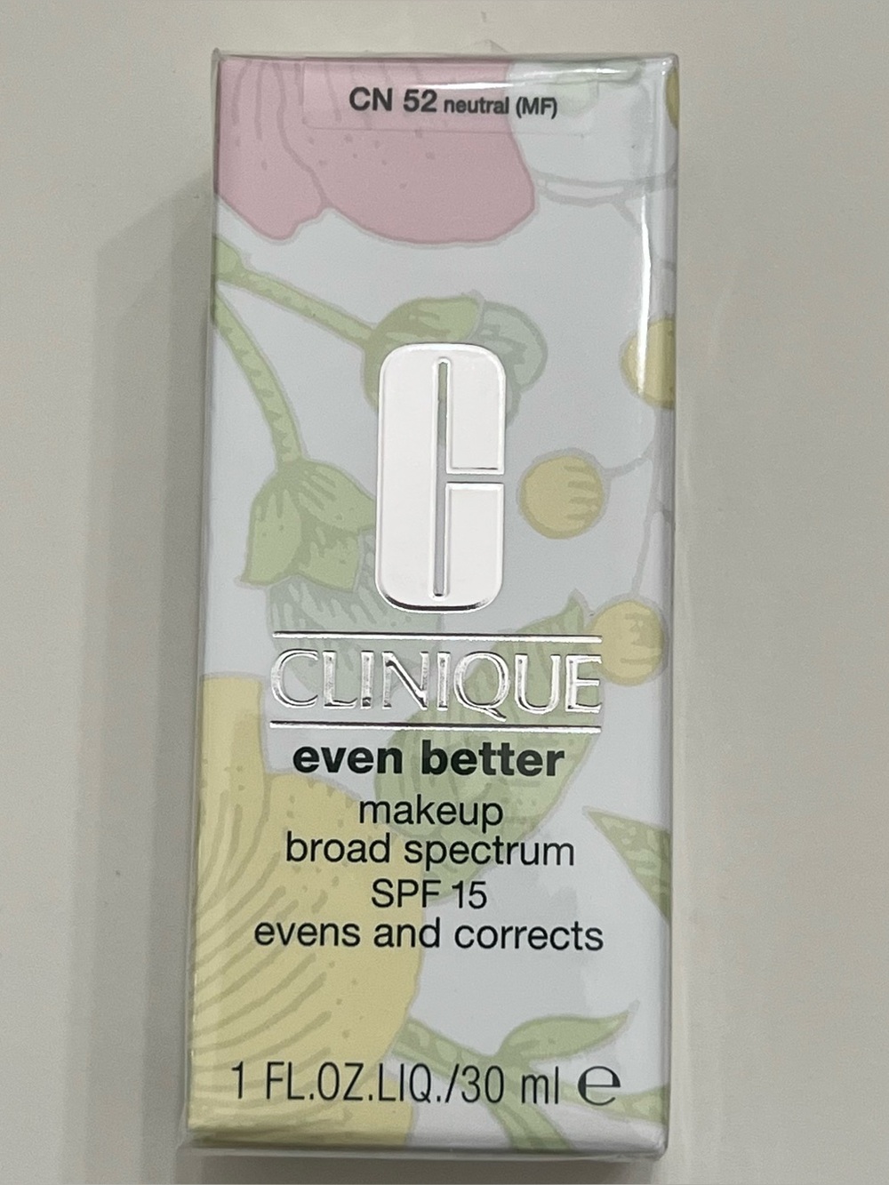 CLINIQUE - even better - Makeup - CN 52 neutral (MF) - New in Box